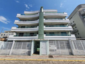 Ótimo apartamento na praia de Bombas.